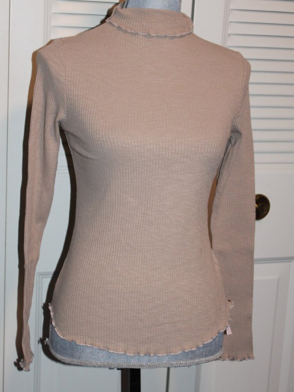 NWT Tan Funnel Neck Ribbed Top - Picture 3 of 5